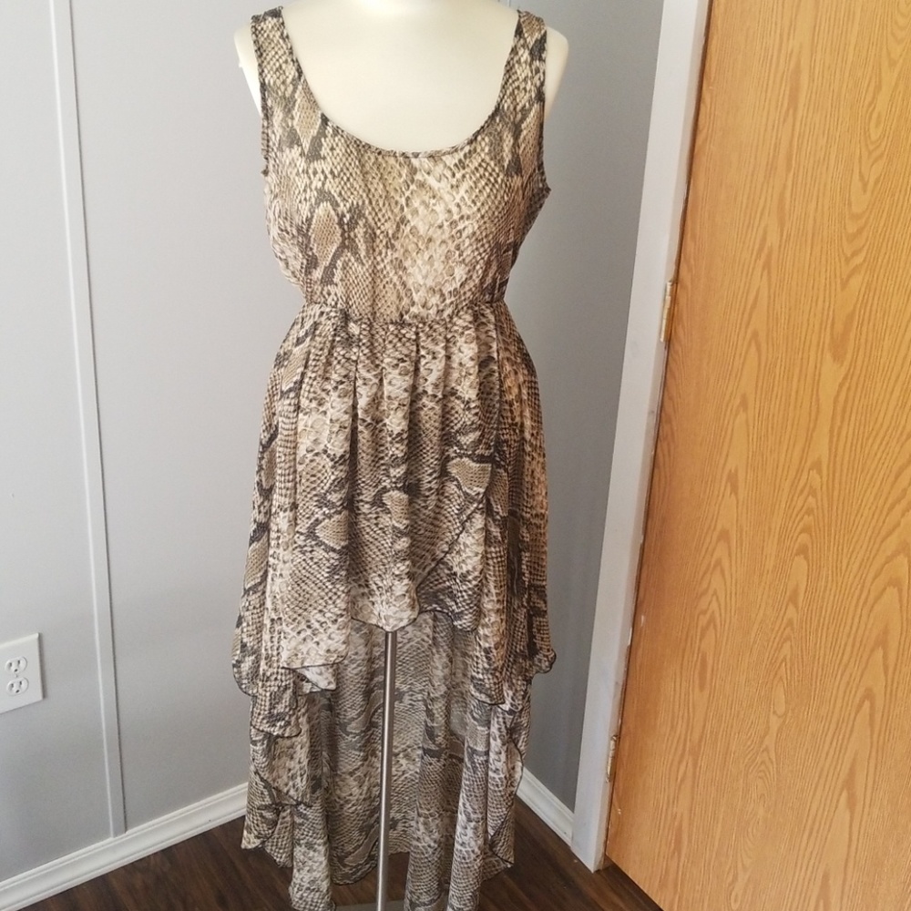 Lola reptile print high low tunic